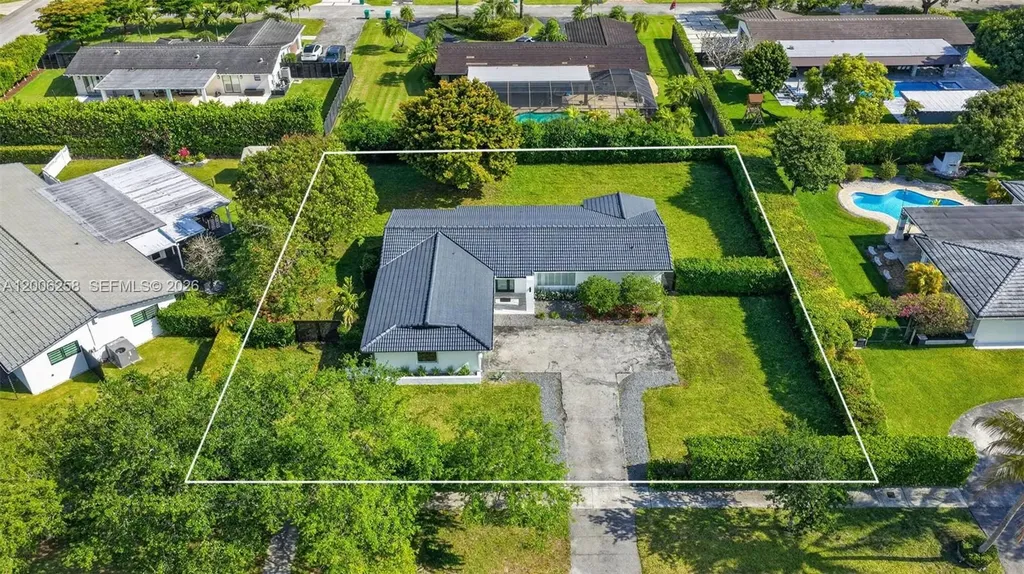 8161 SW 104th Street Miami FL 33156