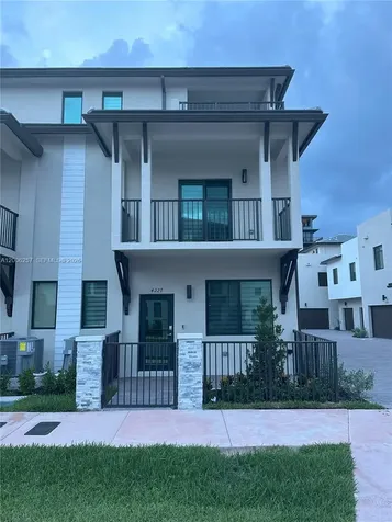 4227 NW 83rd Path Doral FL 33166