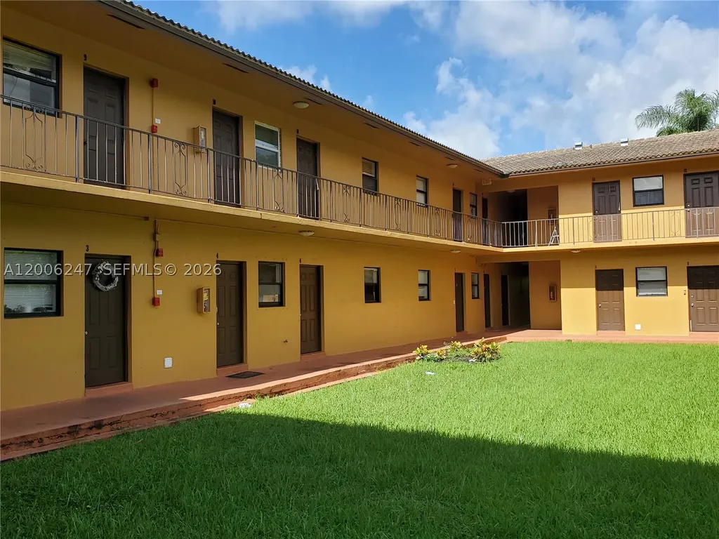 9203 NW 38th Drive Coral Springs FL 33065