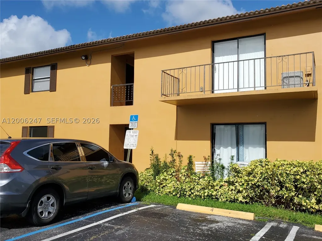 9203 NW 38th Drive Coral Springs FL 33065