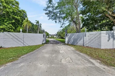 23825 SW 142nd Avenue Homestead FL 33032