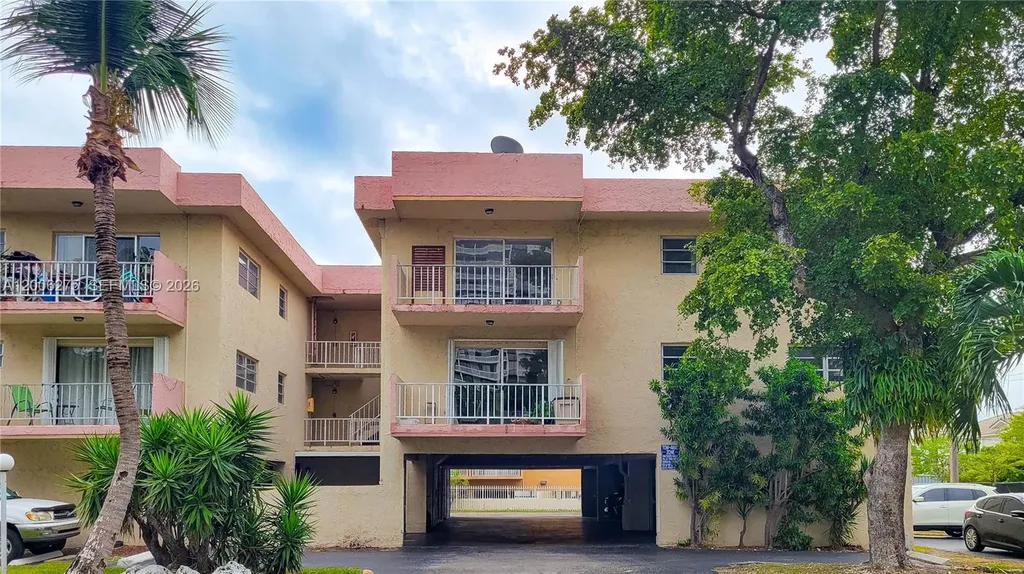 3522 NE 171st Street North Miami Beach FL 33160