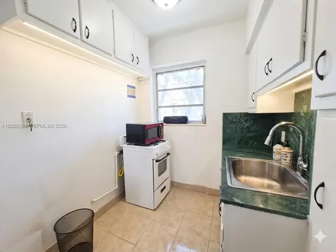4740 Pine Tree Drive Miami Beach FL 33140
