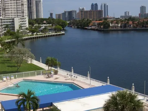 3000 Marcos Drive Aventura FL 33160