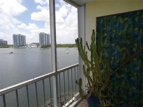 3000 Marcos Drive Aventura FL 33160