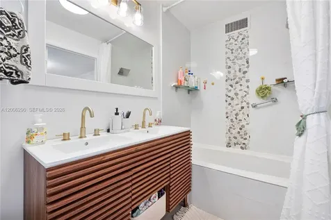 14830 N Spur Drive Miami FL 33161