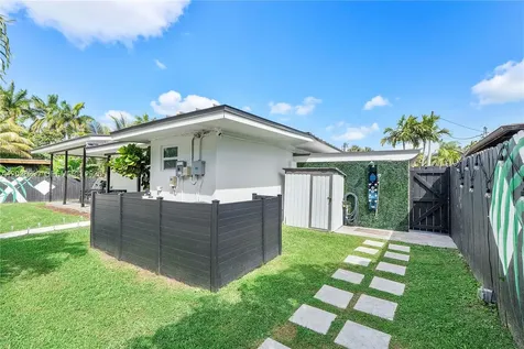 14830 N Spur Drive Miami FL 33161