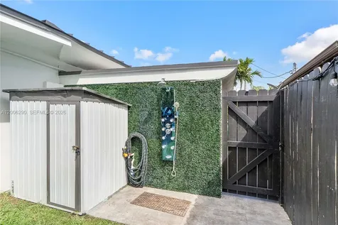 14830 N Spur Drive Miami FL 33161