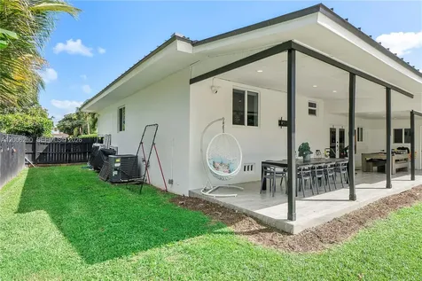 14830 N Spur Drive Miami FL 33161