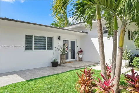 14830 N Spur Drive Miami FL 33161