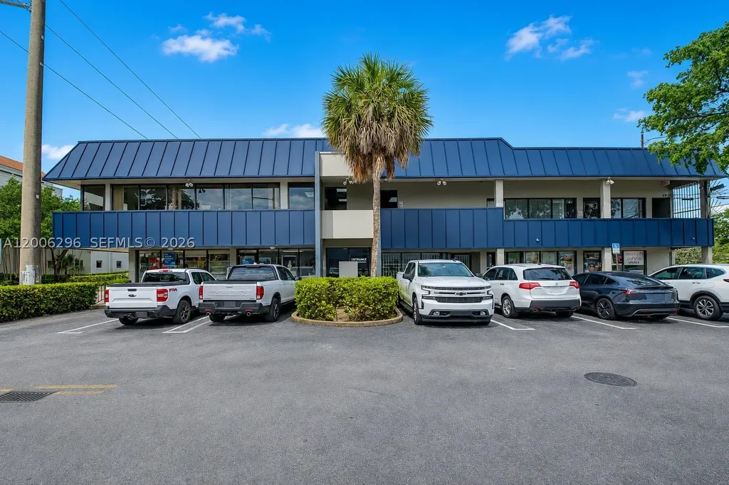 3735 SW 8th Street Coral Gables FL 33134