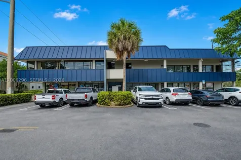 3735 SW 8th Street Coral Gables FL 33134