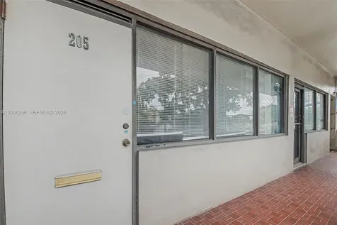 3735 SW 8th Street Coral Gables FL 33134