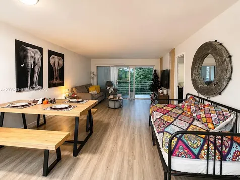 8421 Lagos De Campo Boulevard Tamarac FL 33321