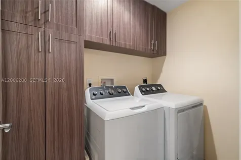 3330 NE 190th Street Aventura FL 33180