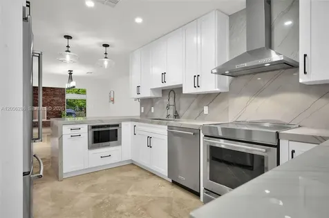 6820 SW 86th Avenue Miami FL 33143