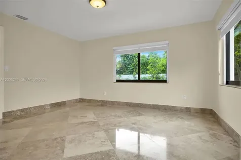 6820 SW 86th Avenue Miami FL 33143