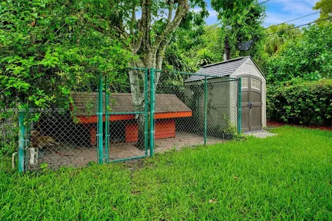 6820 SW 86th Avenue Miami FL 33143