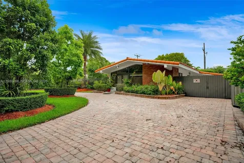 6820 SW 86th Avenue Miami FL 33143