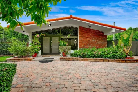 6820 SW 86th Avenue Miami FL 33143