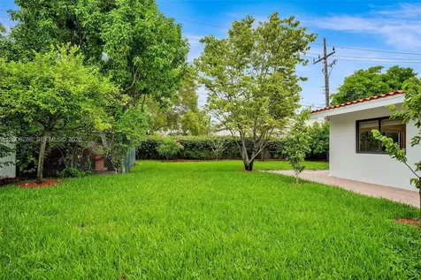 6820 SW 86th Avenue Miami FL 33143