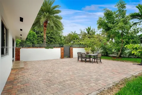 6820 SW 86th Avenue Miami FL 33143