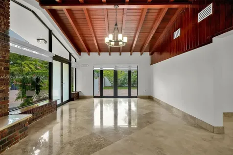 6820 SW 86th Avenue Miami FL 33143