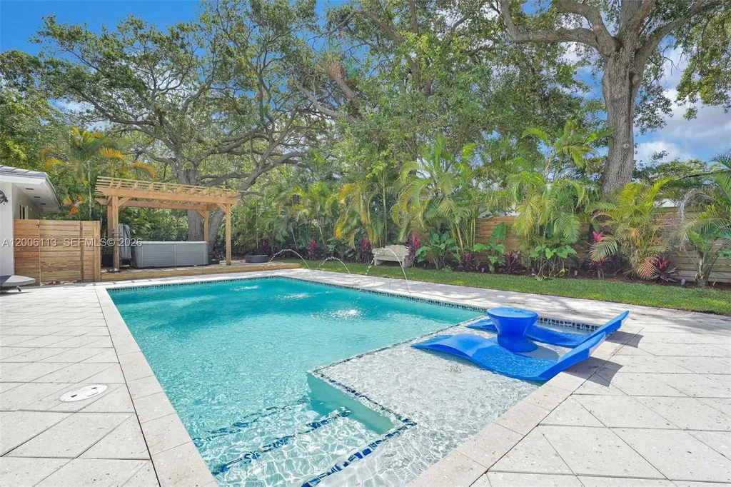 2 NW 89th Street El Portal FL 33150