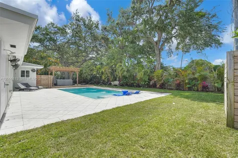 2 NW 89th Street El Portal FL 33150