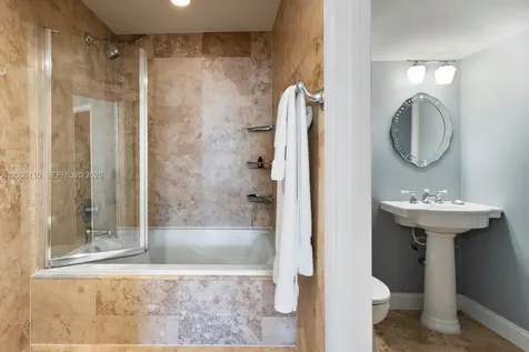 5 Island Avenue Miami Beach FL 33139