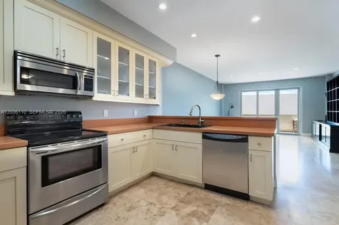 5 Island Avenue Miami Beach FL 33139