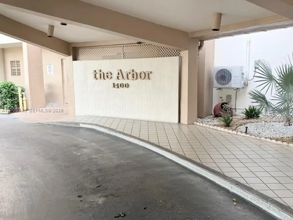 1400 Saint Charles Place Pembroke Pines FL 33026