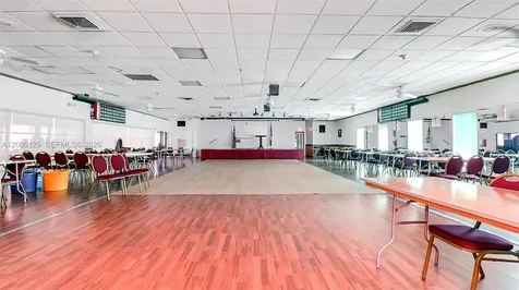 4000 NW 44th Avenue Lauderdale Lakes FL 33319