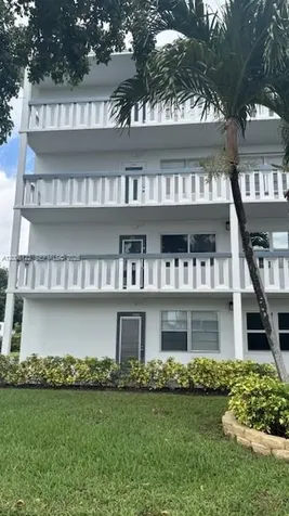 1044 Harwood D Deerfield Beach FL 33442