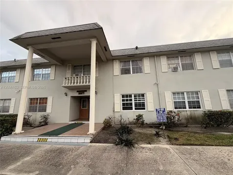 1520 Mckinley Street Hollywood FL 33020