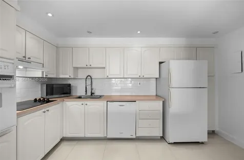 19390 Collins Avenue Sunny Isles Beach FL 33160