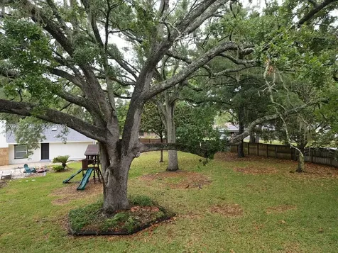 2020 NE 11th Place Ocala FL 34470