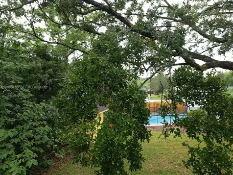 2020 NE 11th Place Ocala FL 34470