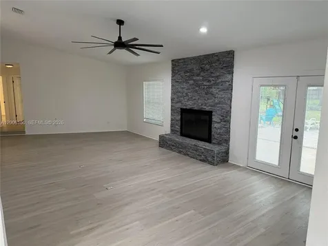 2020 NE 11th Place Ocala FL 34470