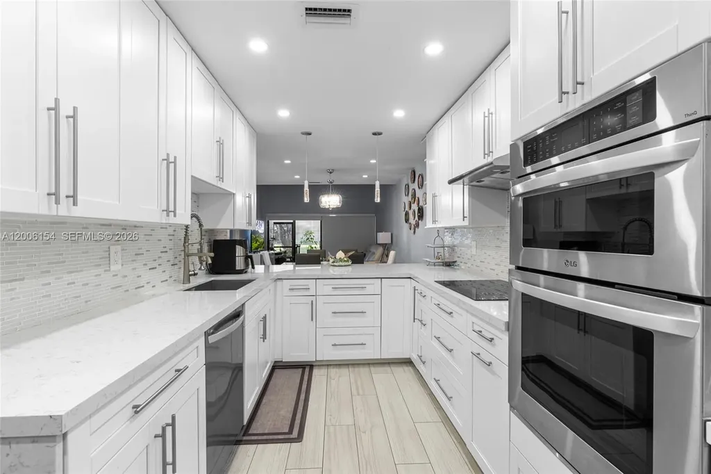 1064 NW 97th Avenue Pembroke Pines FL 33024