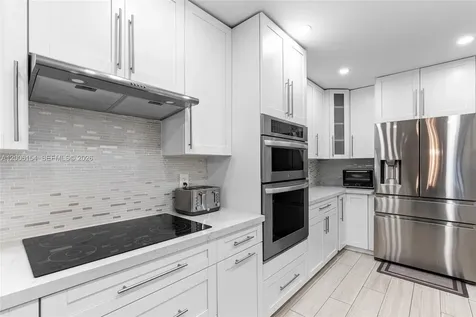 1064 NW 97th Avenue Pembroke Pines FL 33024