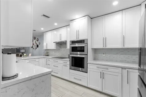 1064 NW 97th Avenue Pembroke Pines FL 33024