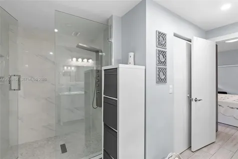 1064 NW 97th Avenue Pembroke Pines FL 33024