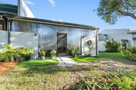 1064 NW 97th Avenue Pembroke Pines FL 33024