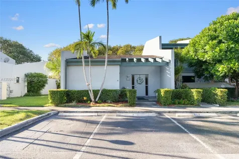 1064 NW 97th Avenue Pembroke Pines FL 33024