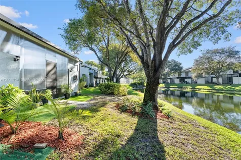 1064 NW 97th Avenue Pembroke Pines FL 33024