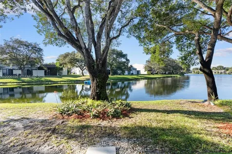 1064 NW 97th Avenue Pembroke Pines FL 33024