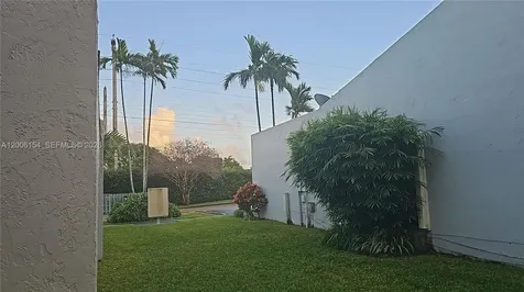 1064 NW 97th Avenue Pembroke Pines FL 33024