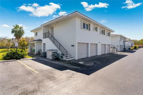 8048 SW 80 Avenue Miami FL 33143
