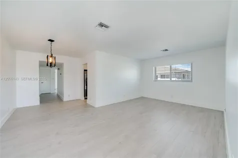 8048 SW 80 Avenue Miami FL 33143